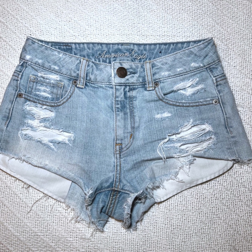 American Eagle Distressed Y2K Denim Shorts Light Wash Frayed Hem Size 0